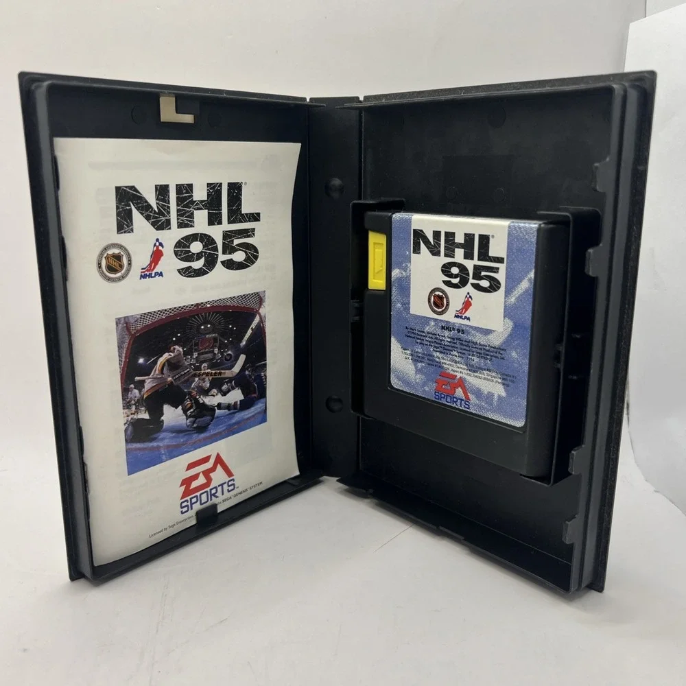 NHL 95 (Sega Genesis) Game CIB Complete w/ Box & Manual